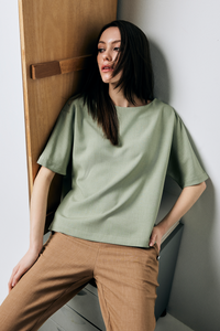 Magyar Shoulder Button Top