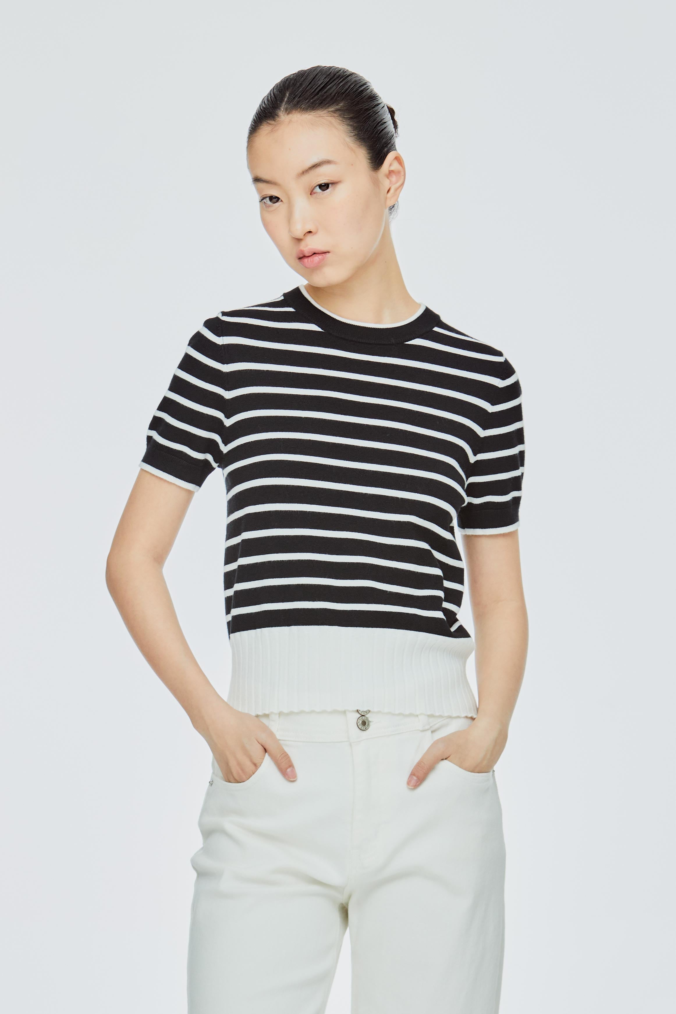 Cropped Knit Top iORA