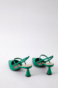 Textured Spool Heel Toe Car Pumps