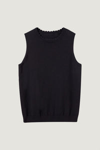 Scallop Collar Knit Top