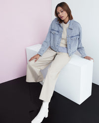 Collared V-Neckline Blouse