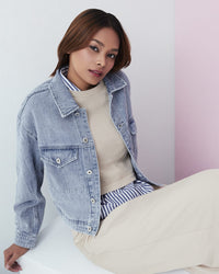 Collared V-Neckline Blouse