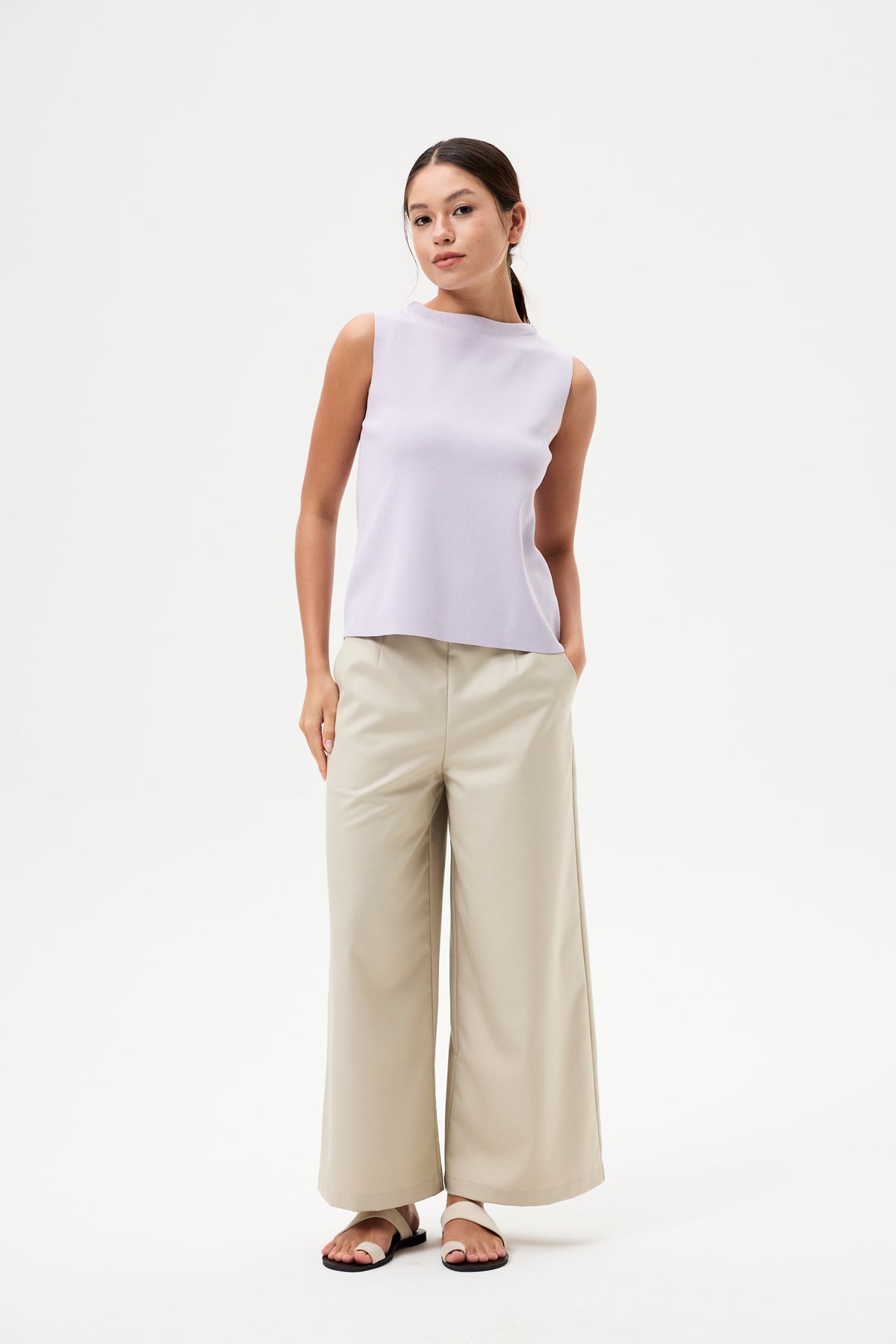 Basic Sleeveless Knit Top - Yam