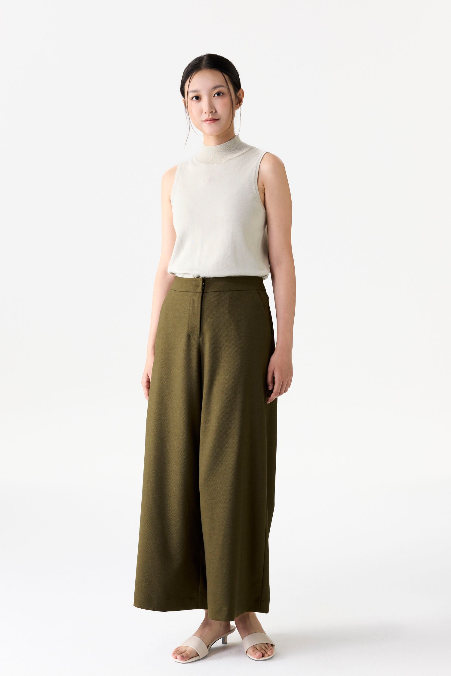 Relaxed Wide-Leg Pants