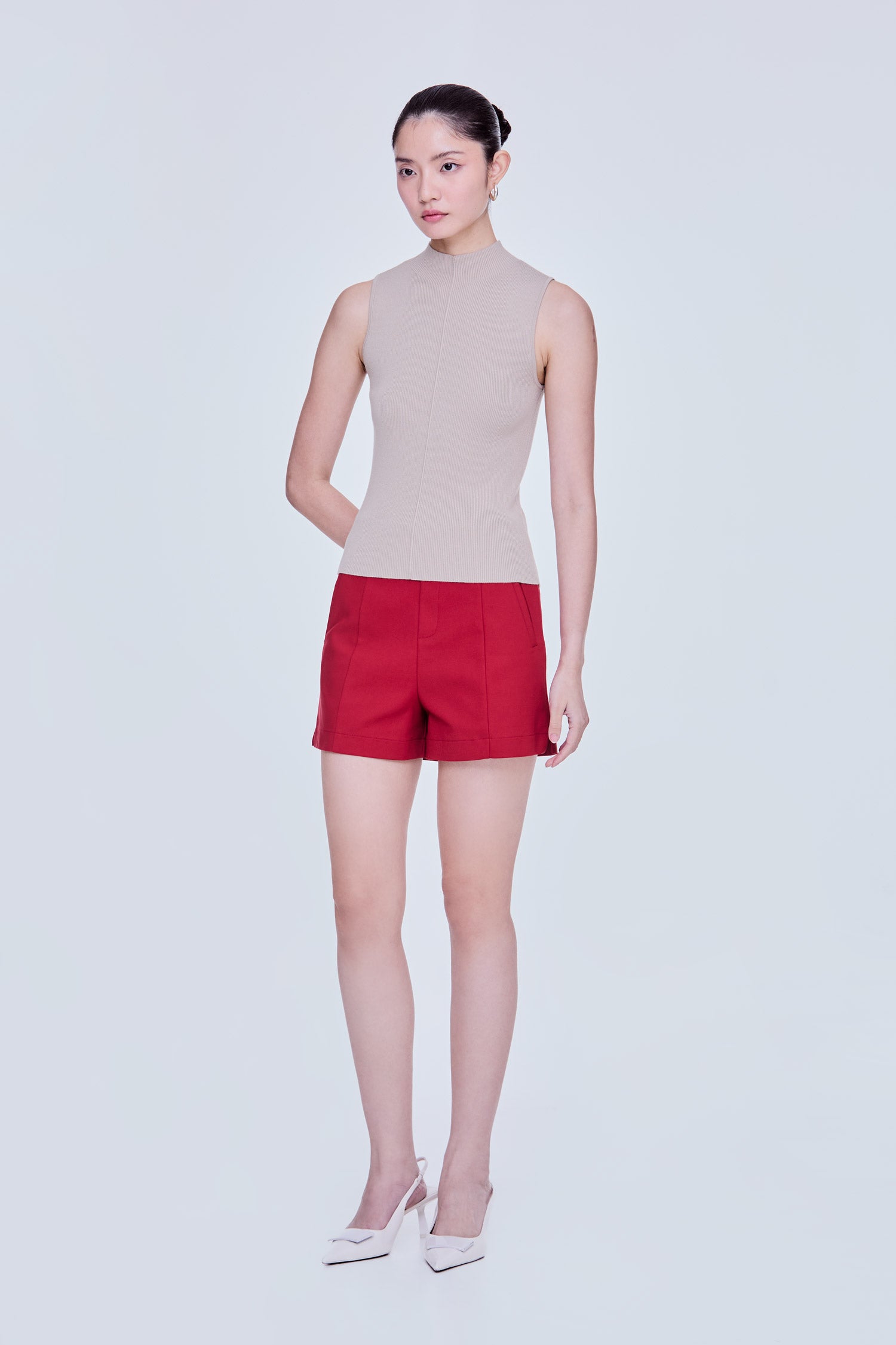 Basic Sleeveless Knit Top