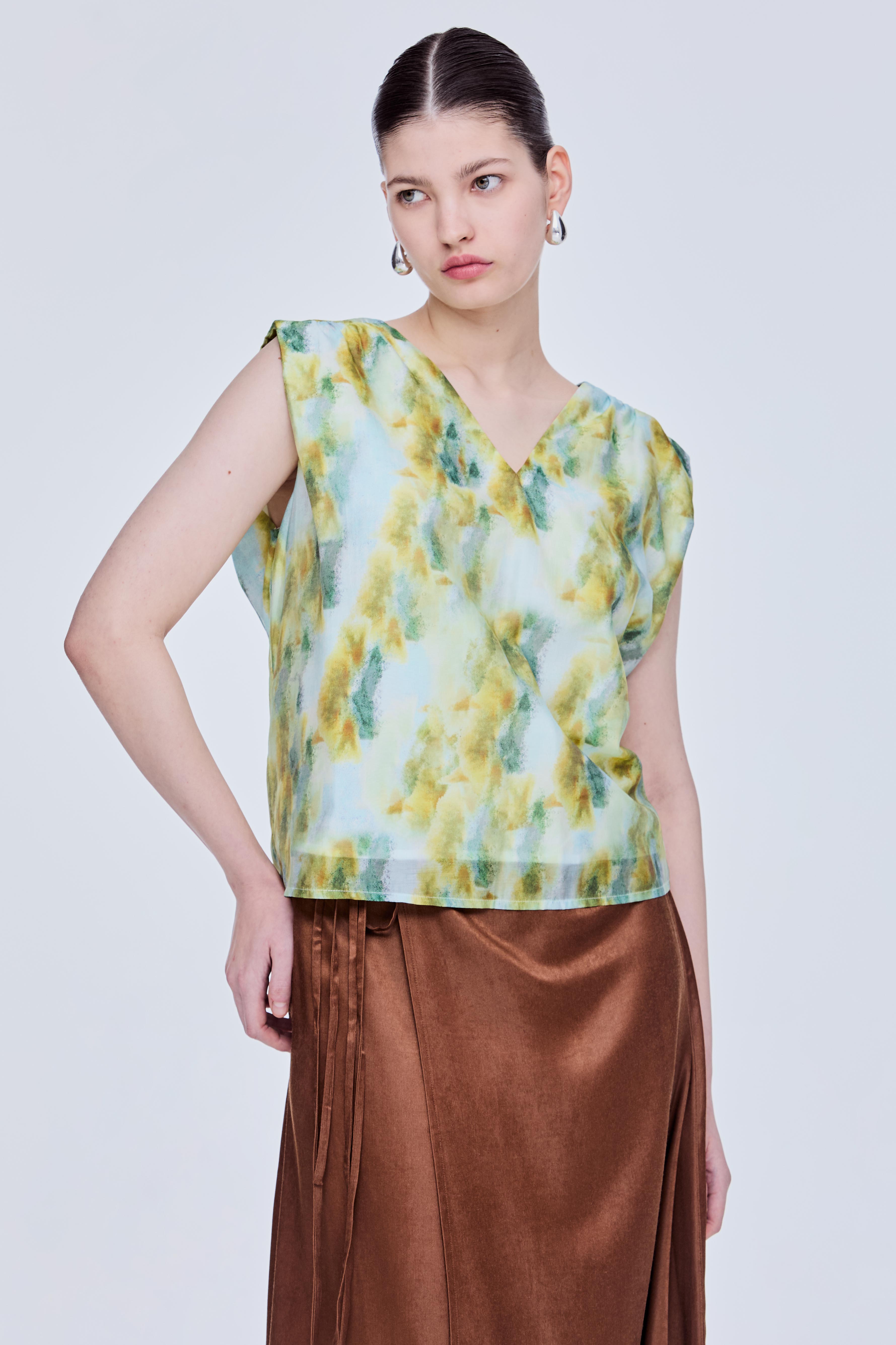 Shop Stylish Women s Tops Blouses Online iORA