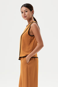 Contrast Binded Sleeveless Top