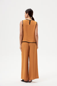 Contrast Binded Sleeveless Top