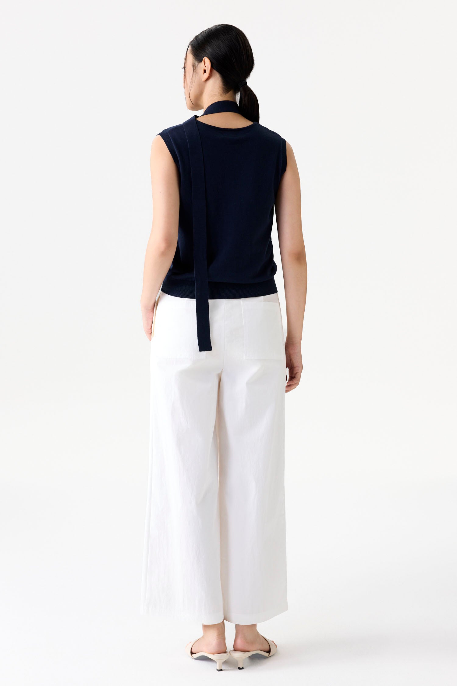 Contrast Knit Vest With Scarf