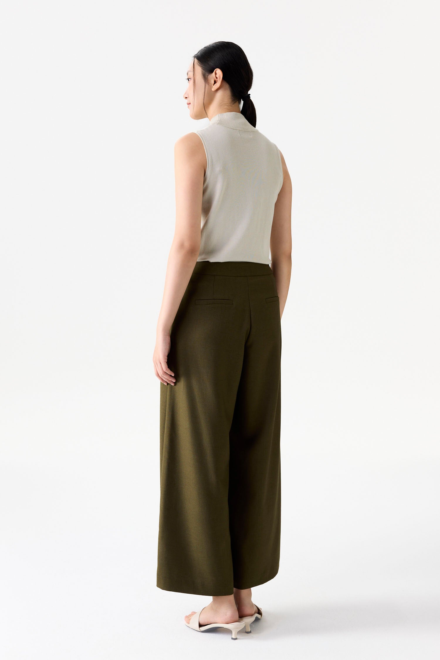 Relaxed Wide-Leg Pants