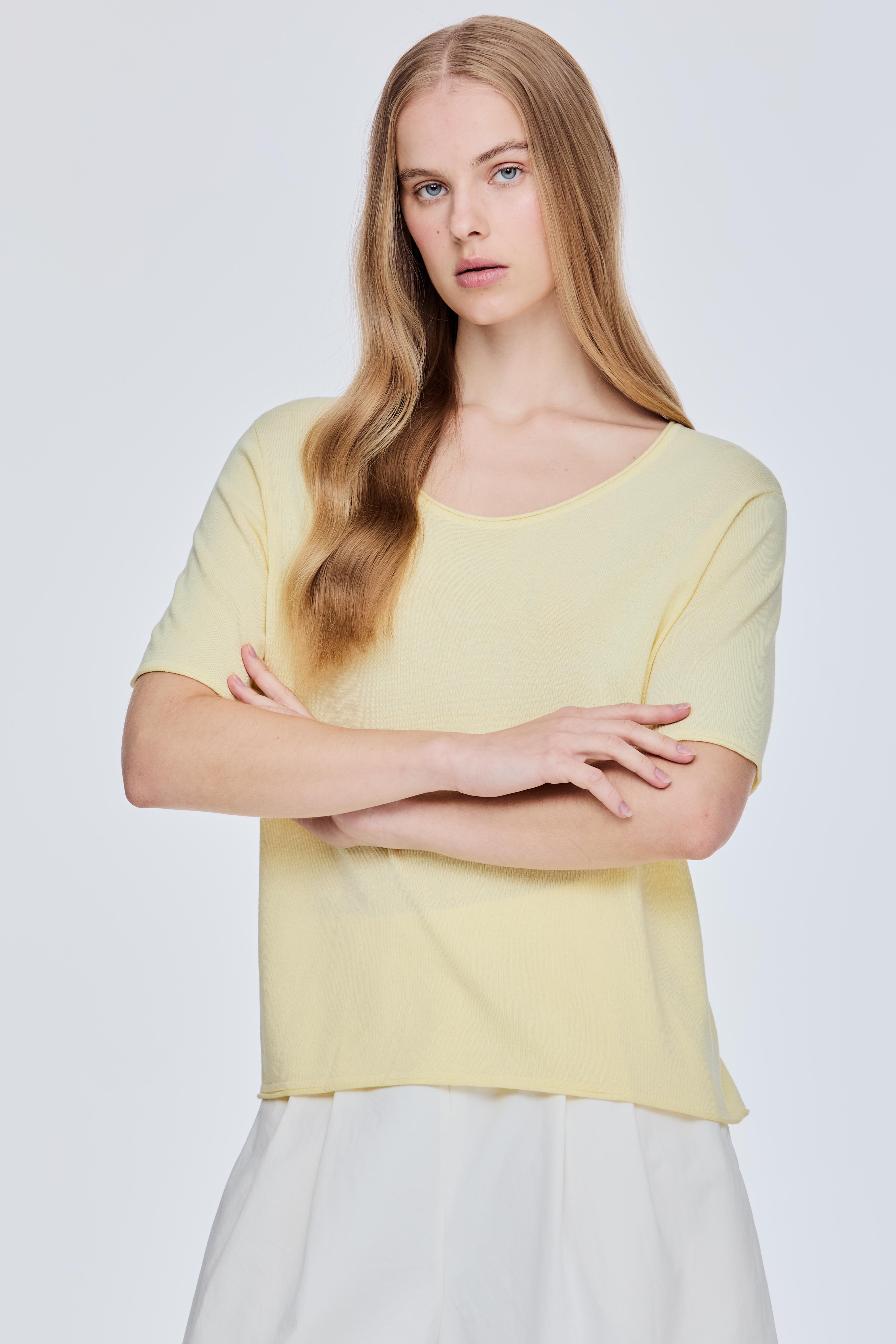 Shop Stylish Women's Tops & Blouses Online – iORA