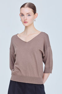 Wide-V Relax Top