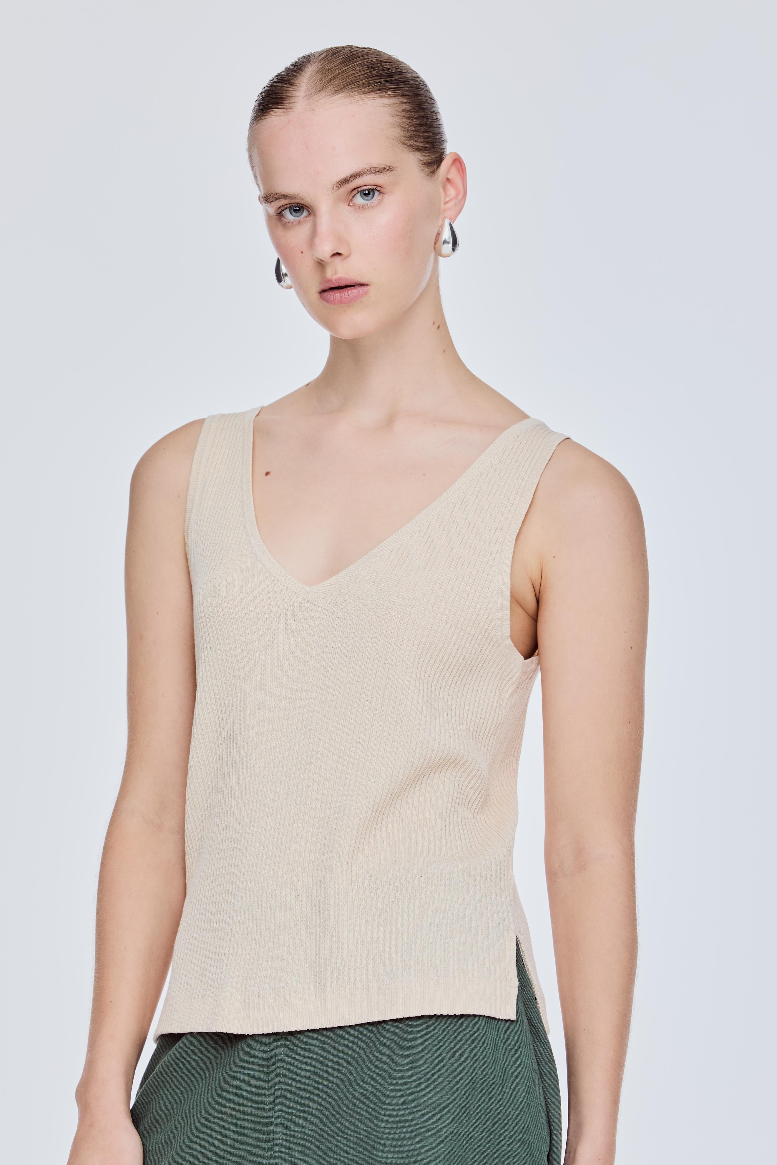 新品 iORA  Singapore トップス　ベージュ Shop Stylish Women's Tops & Blouses Online – iORA