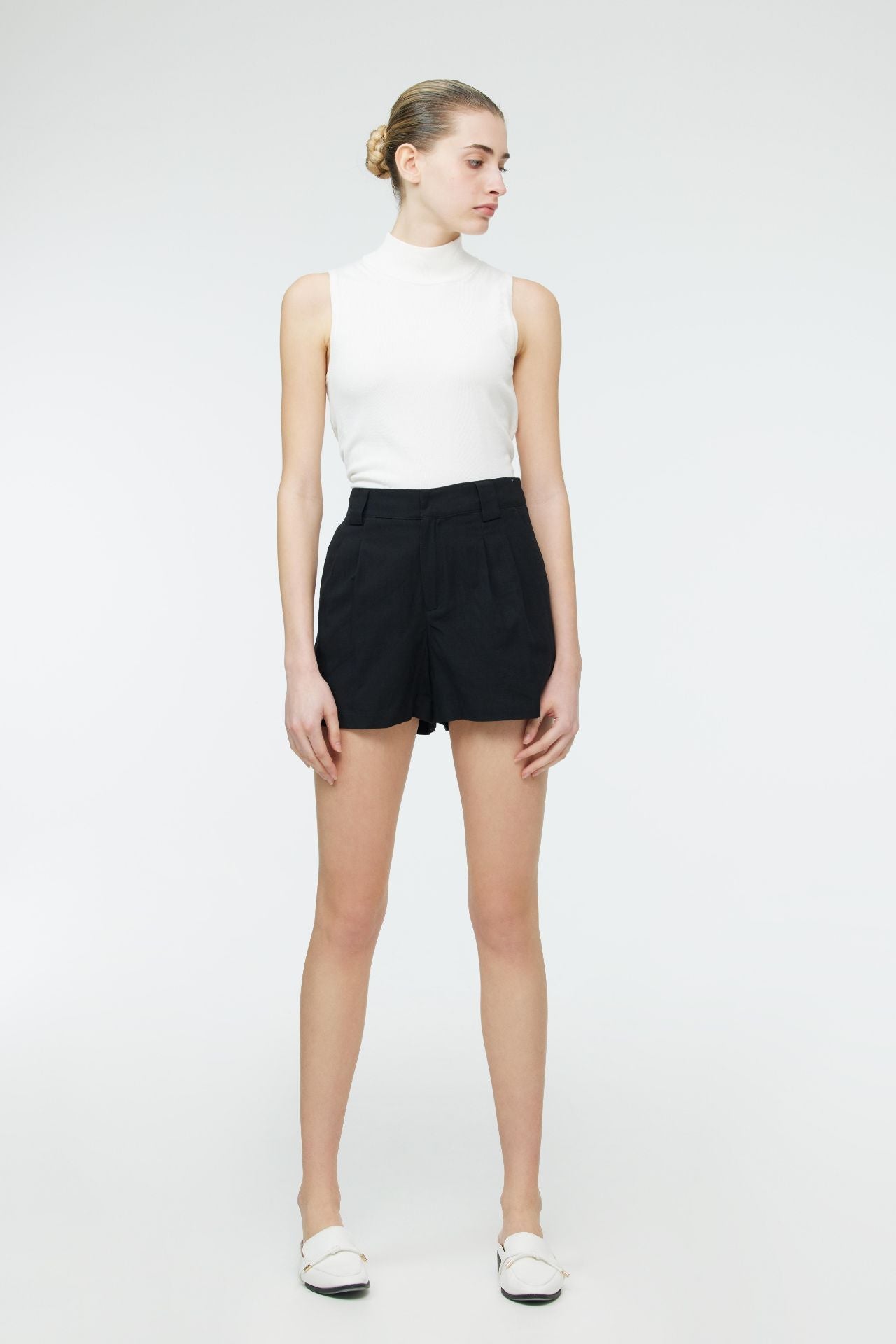 Pleated Wide Shorts – iORA