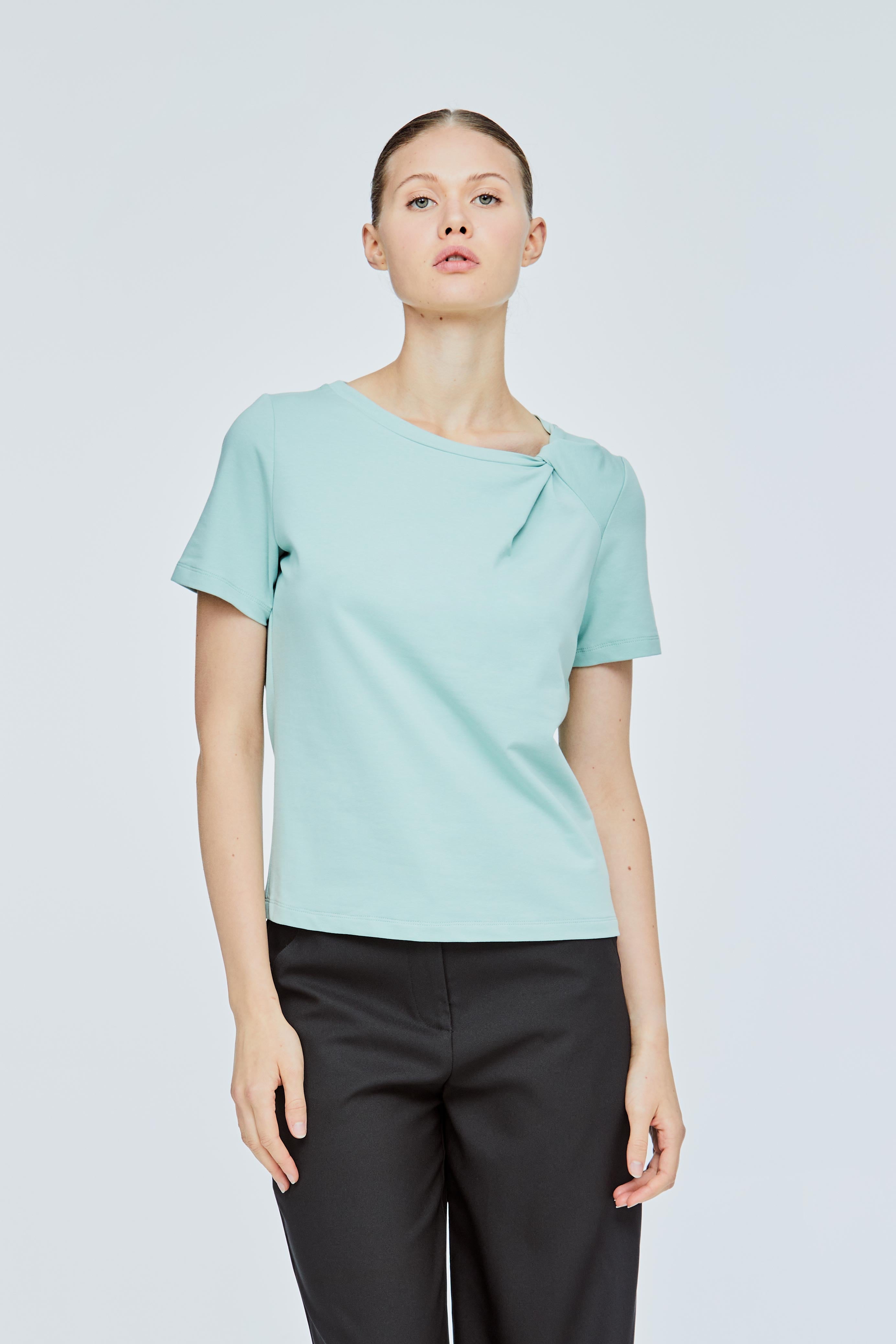 Basic Top with Knot Details