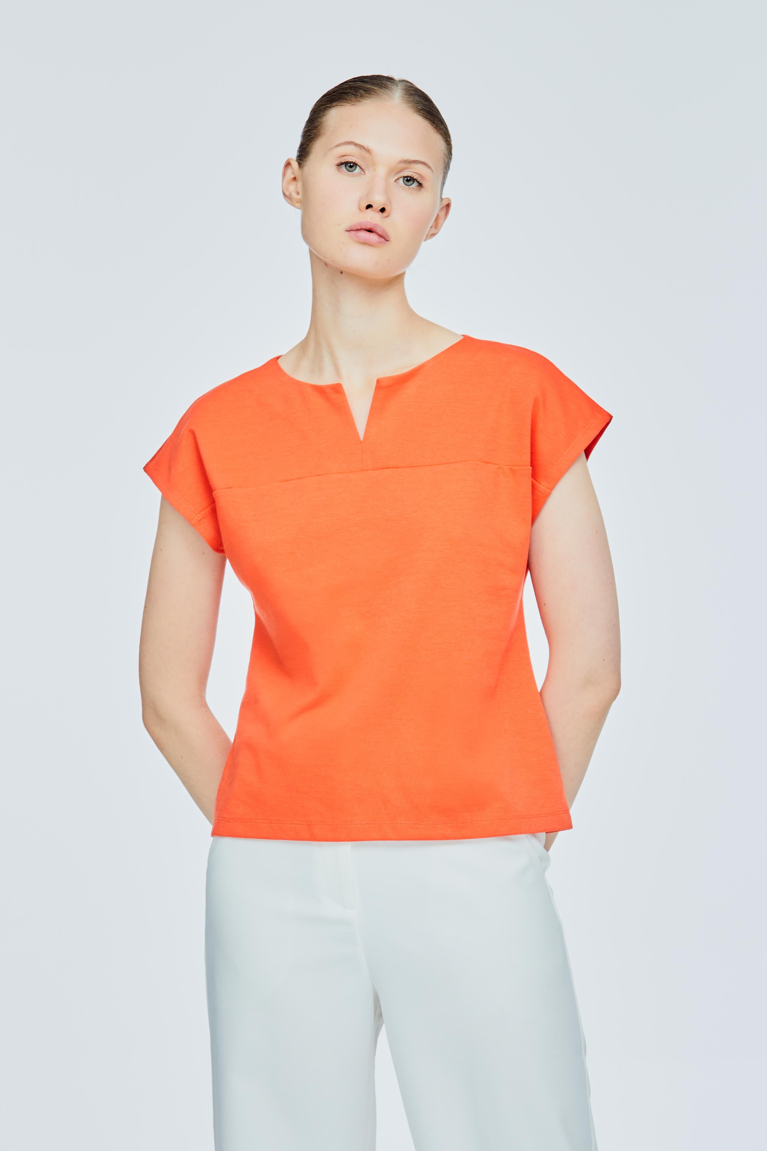 Magyar Tee