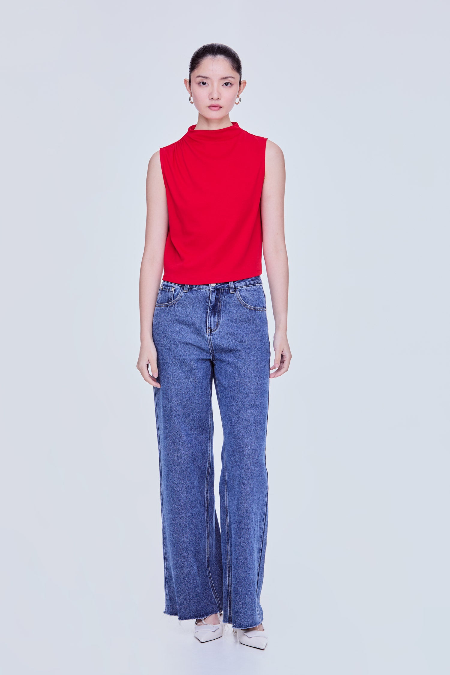 Gathered Shoulder Cropped Tee – iORA