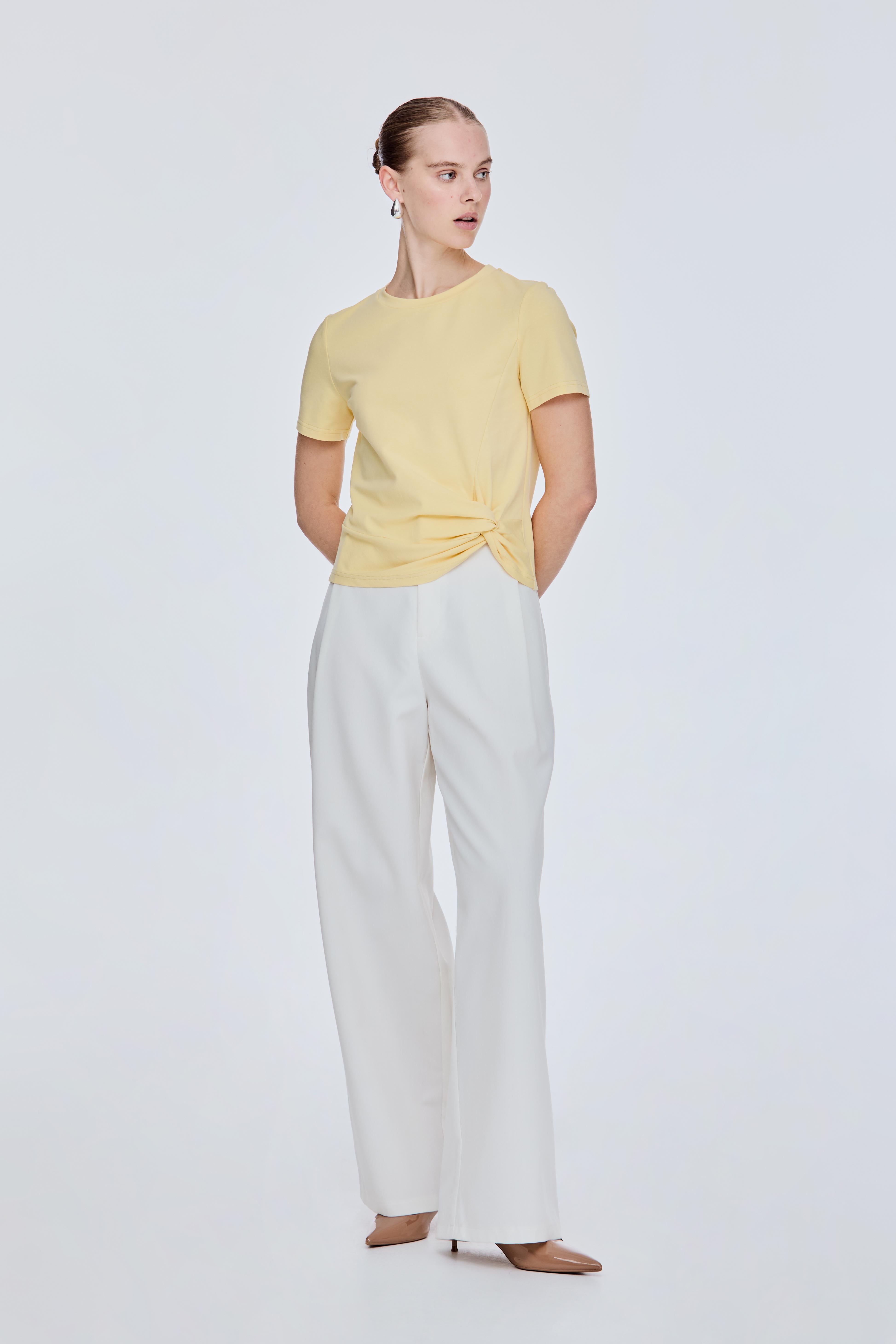Side Knotted Tee