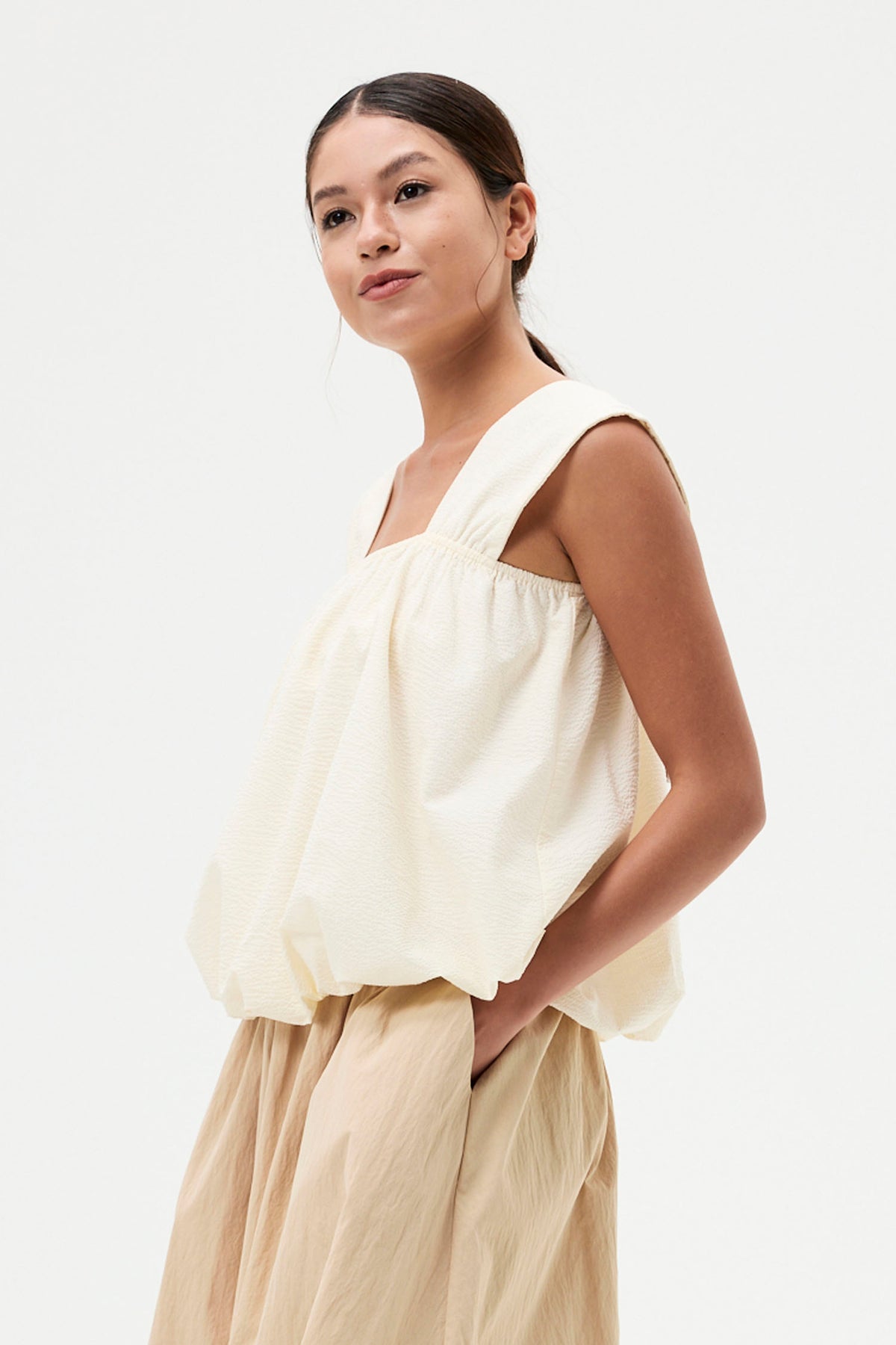 Sleeveless Bubblehem Top