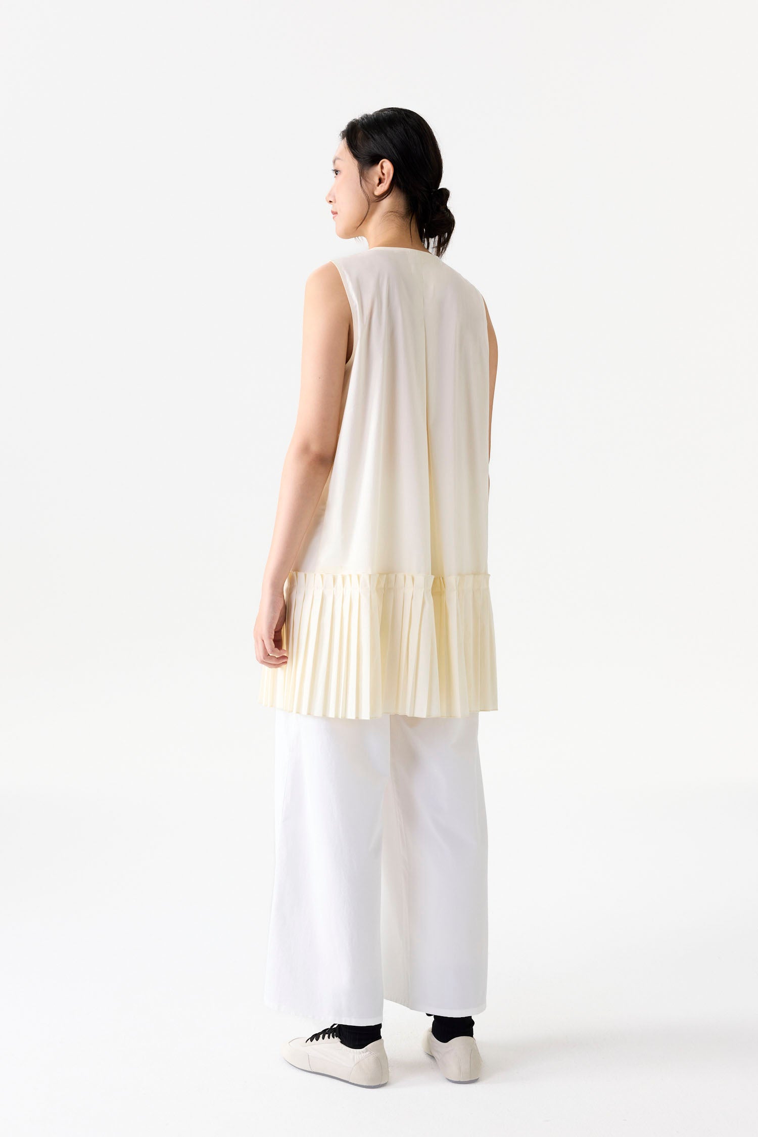 Pleated Hem Sleeveless Dress