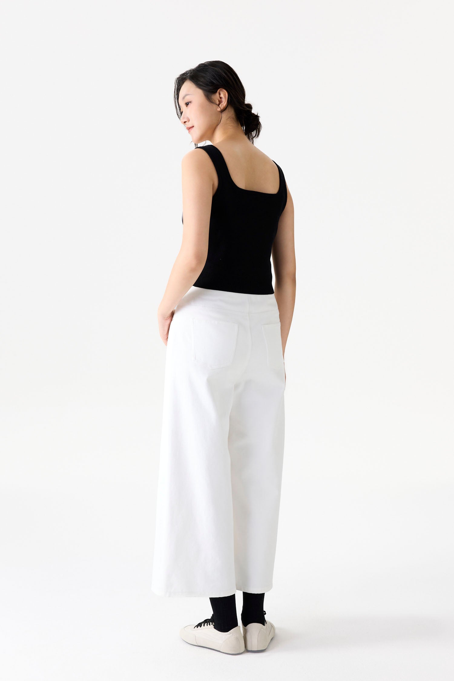 Relaxed Straight Leg Trousers