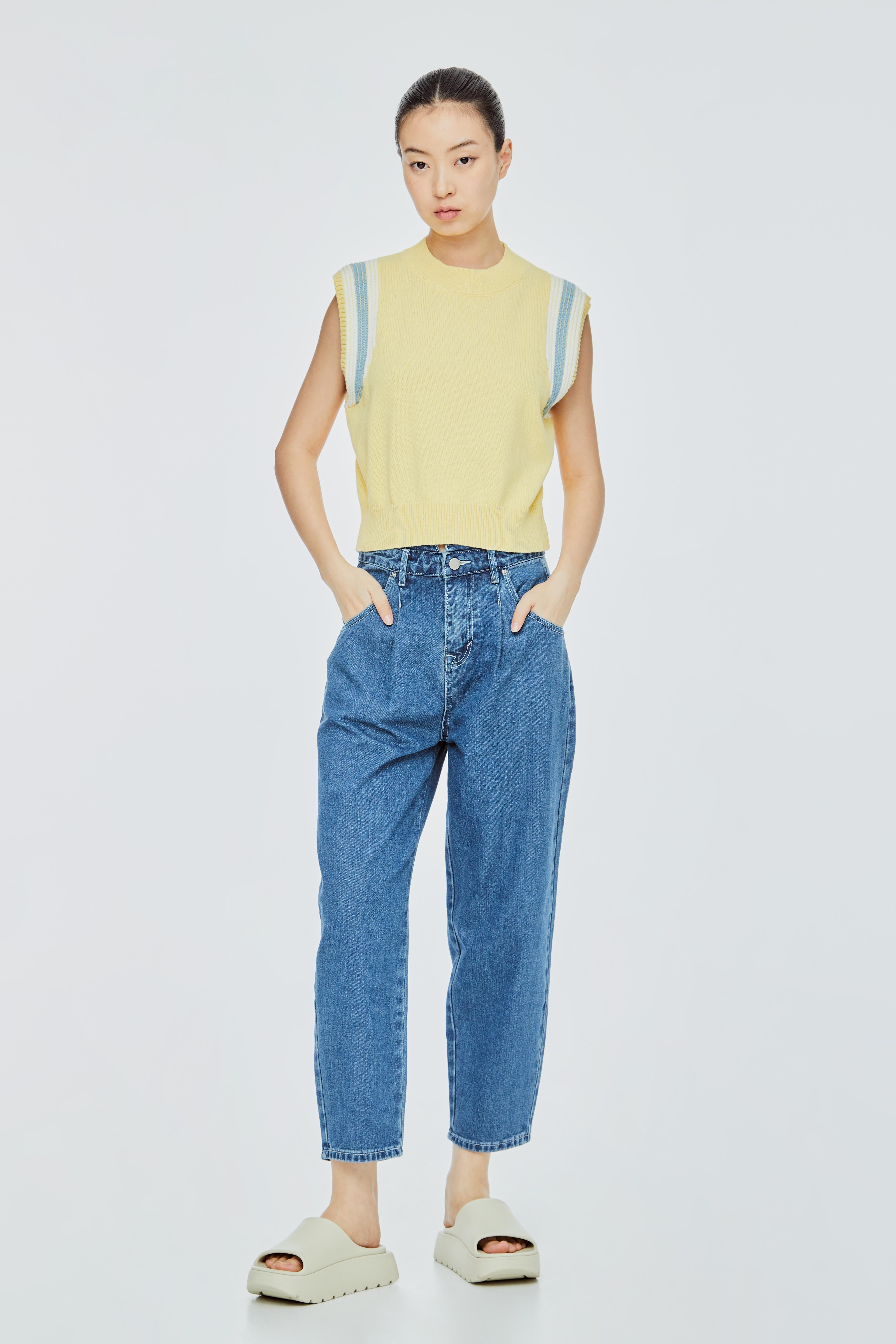 Knitted Sleeveless Top With Contrasting Stripes