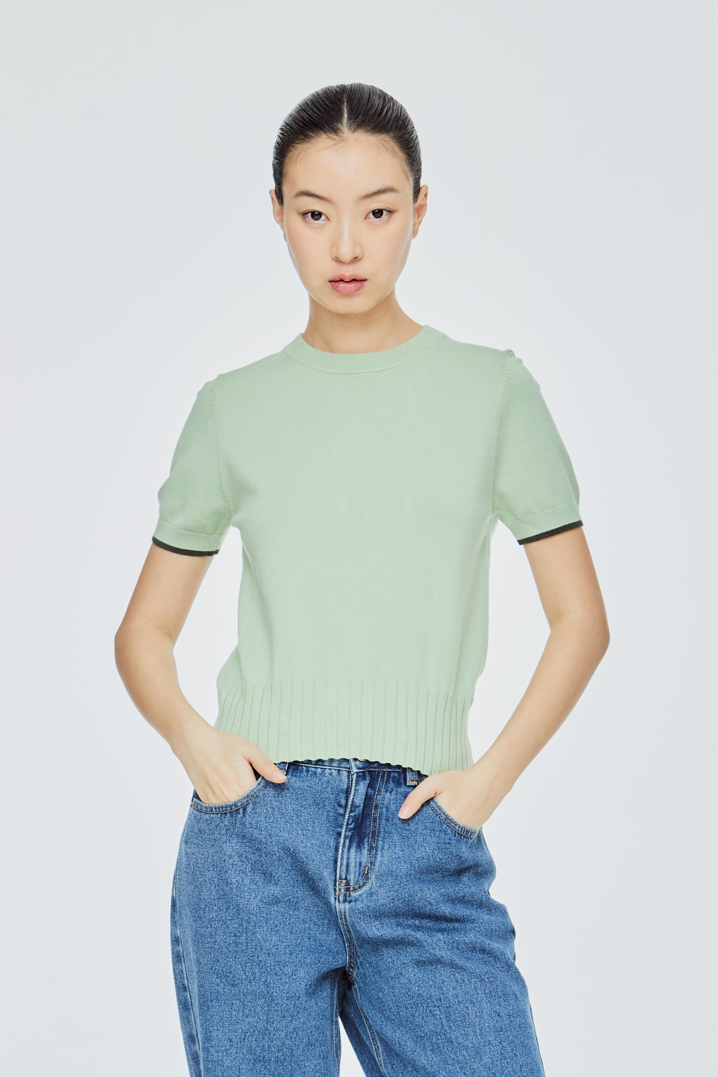 Cropped Knit Top iORA