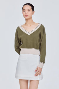 Relaxed V-Neck Crop Pullover