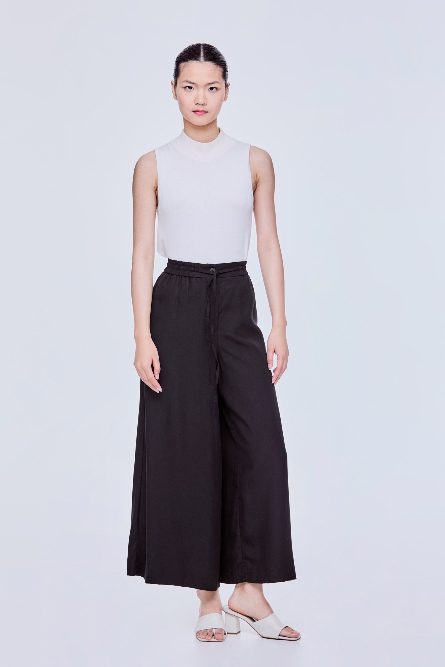 Elasticated Loose Straight Pants