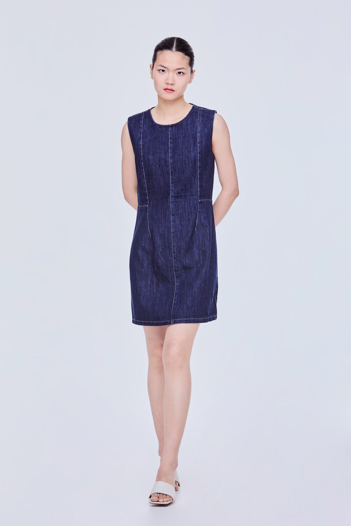 Round Neck Sleeveless Mini Denim Dress