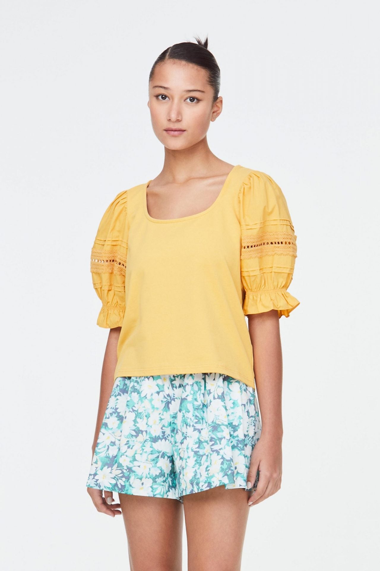 Embroidered Puff Sleeve Blouse