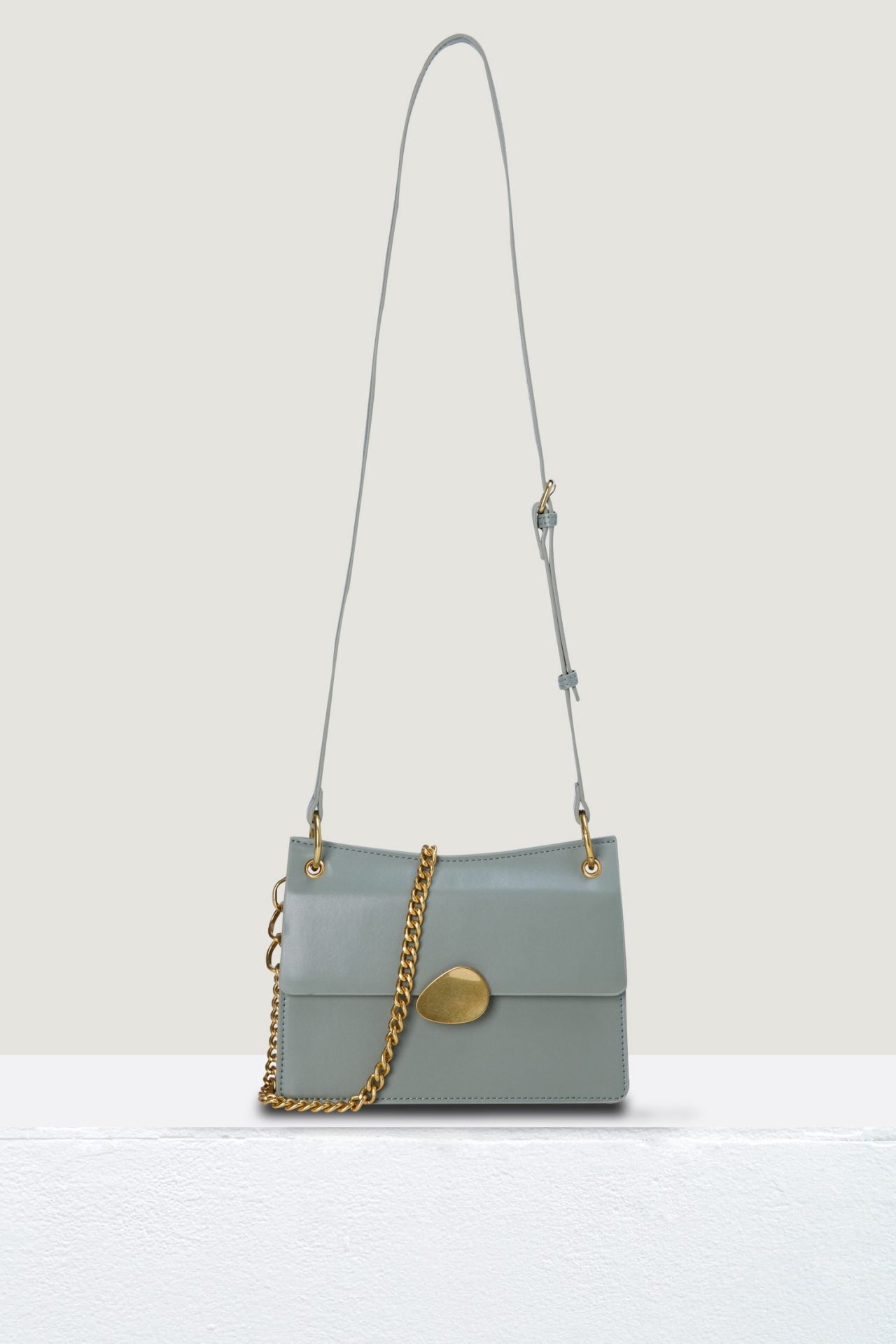 Push Lock Chain Bag