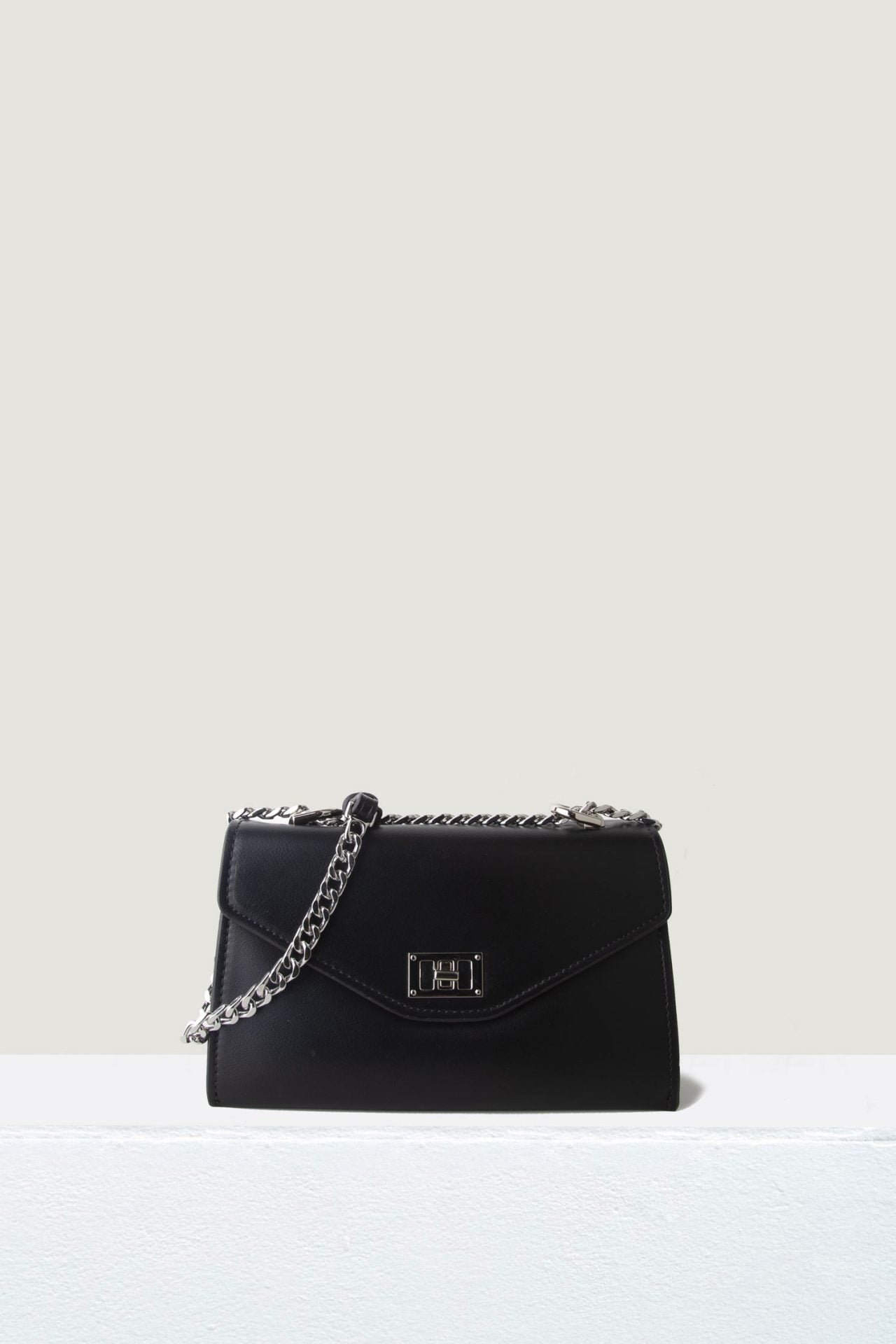 Crossbody Chain Bag - Black