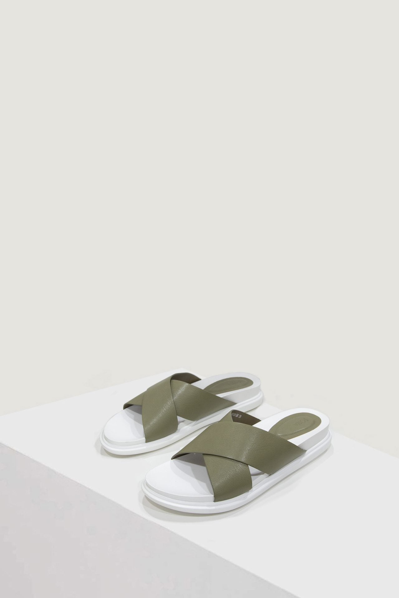 Criss Cross Flatform Sandals - Green