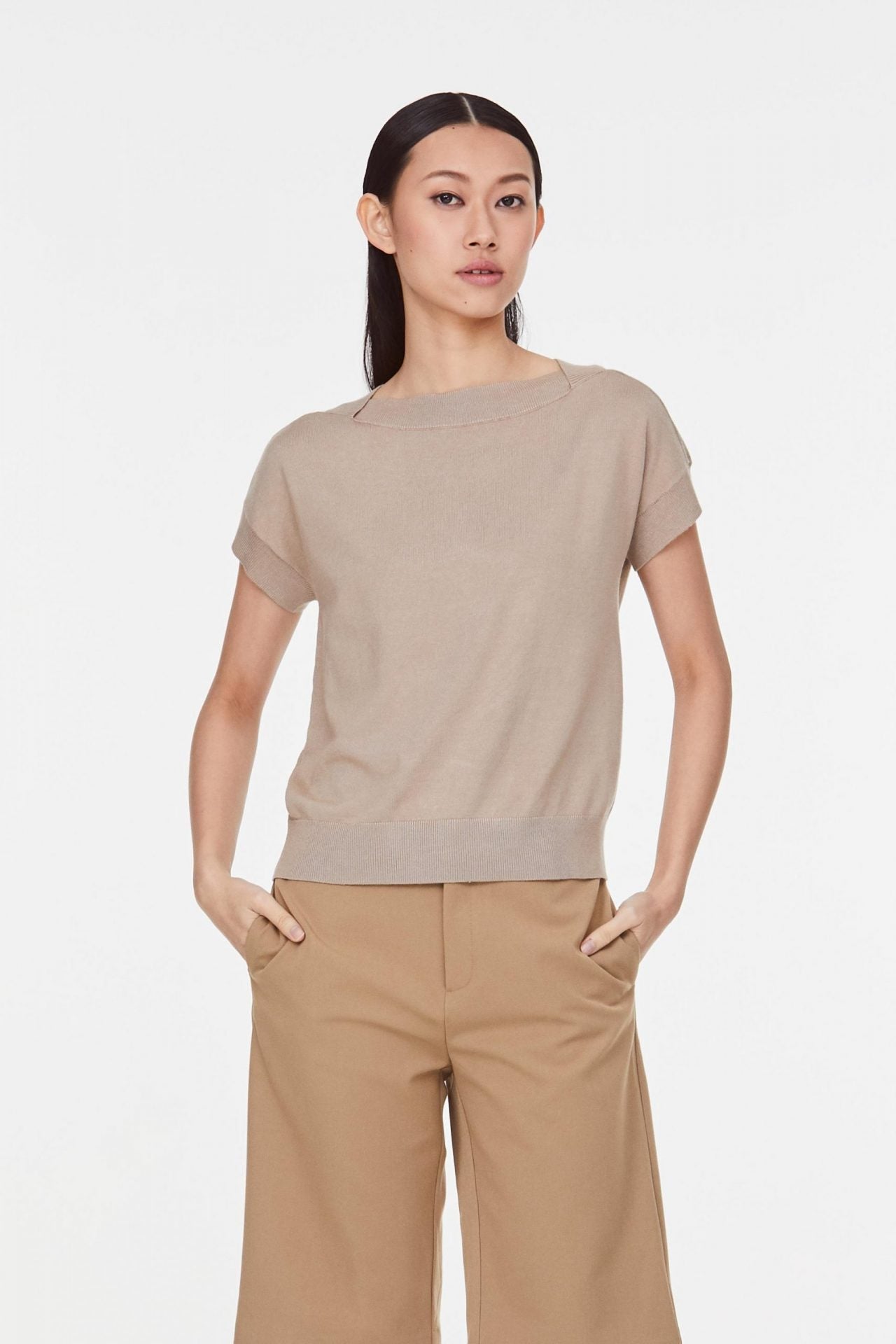 Overlapping Neck Trim Knit