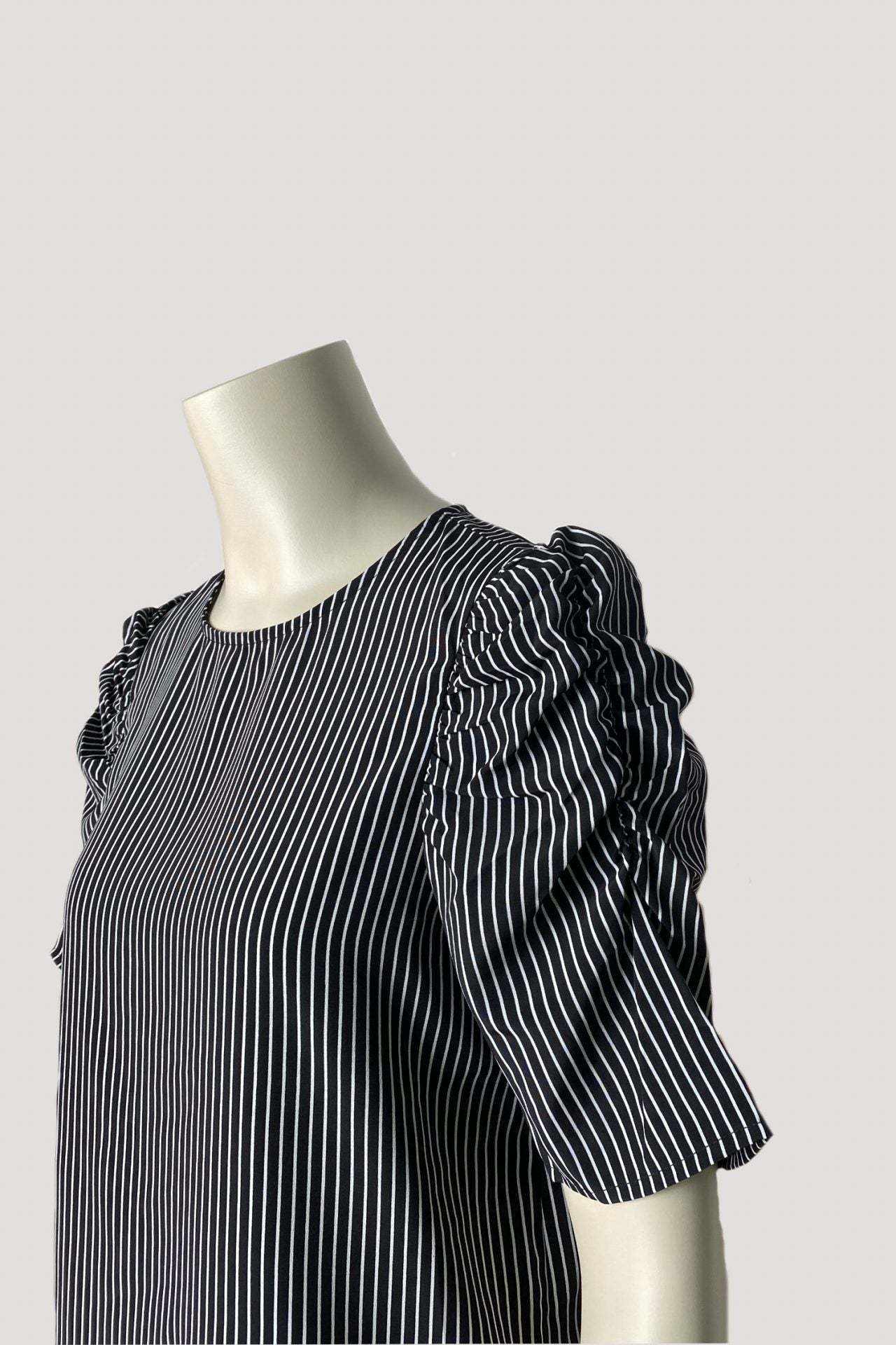Puffy Gathered Sleeves Blouse