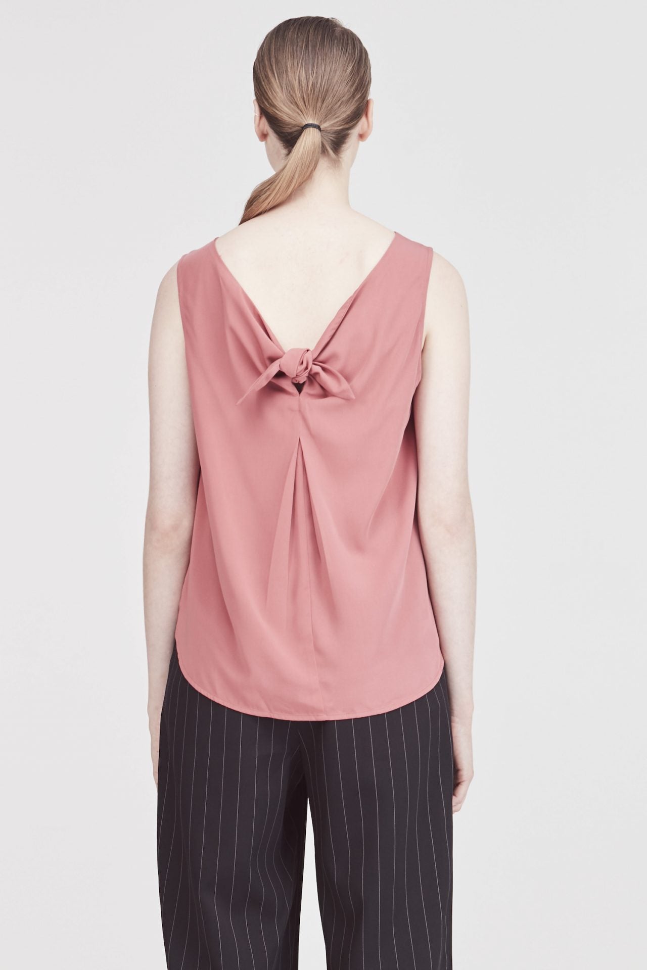 Back Twist Detailed Tank Blouse