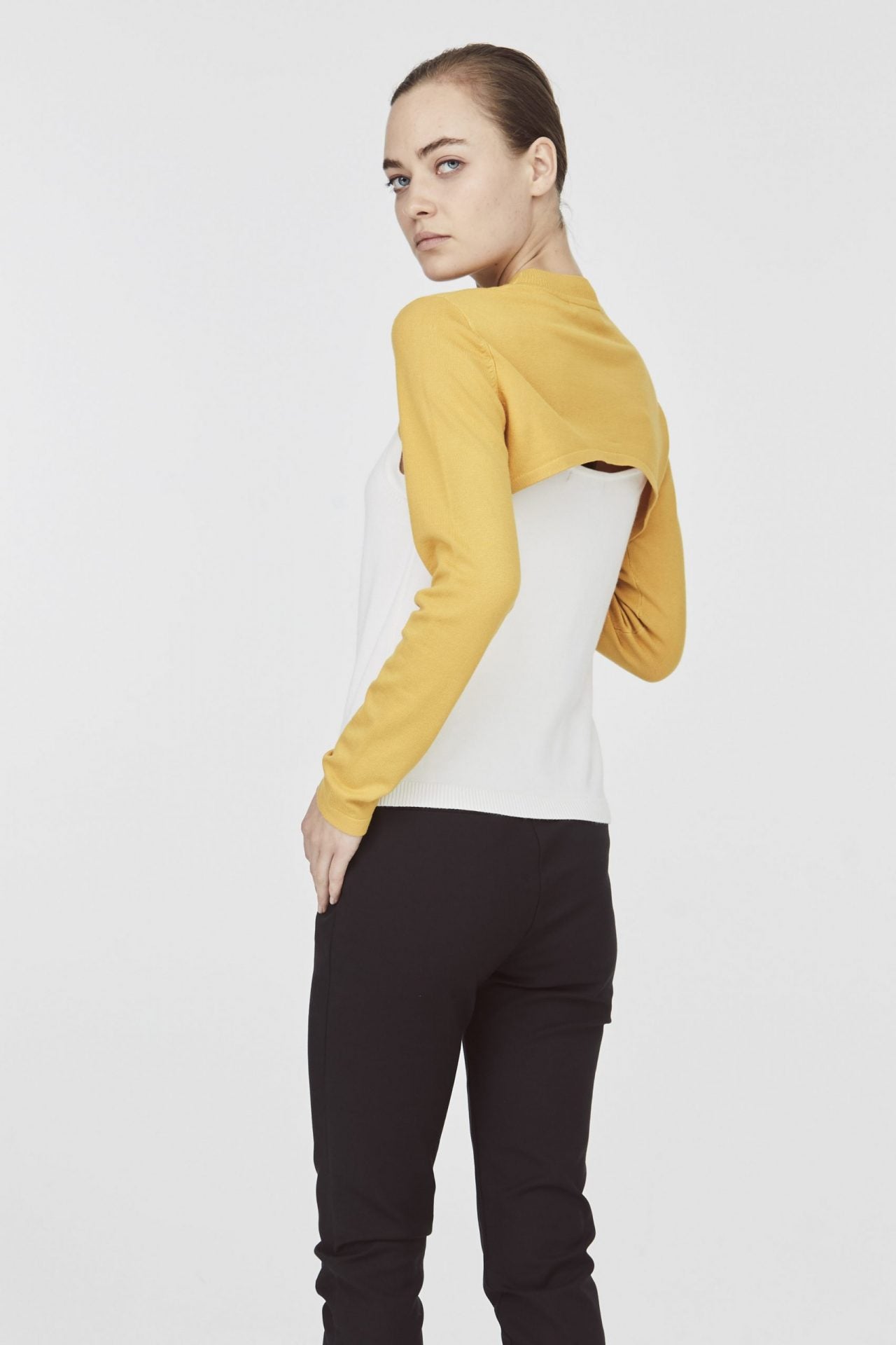 Cropped Long Sleeved Knit