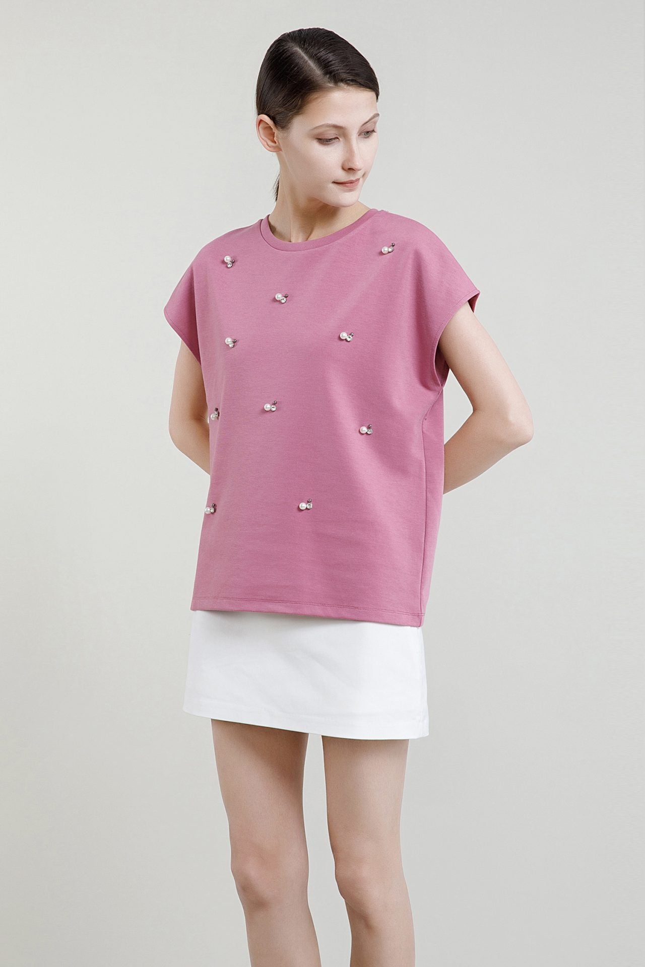Pearls and Studs Magyar Tee