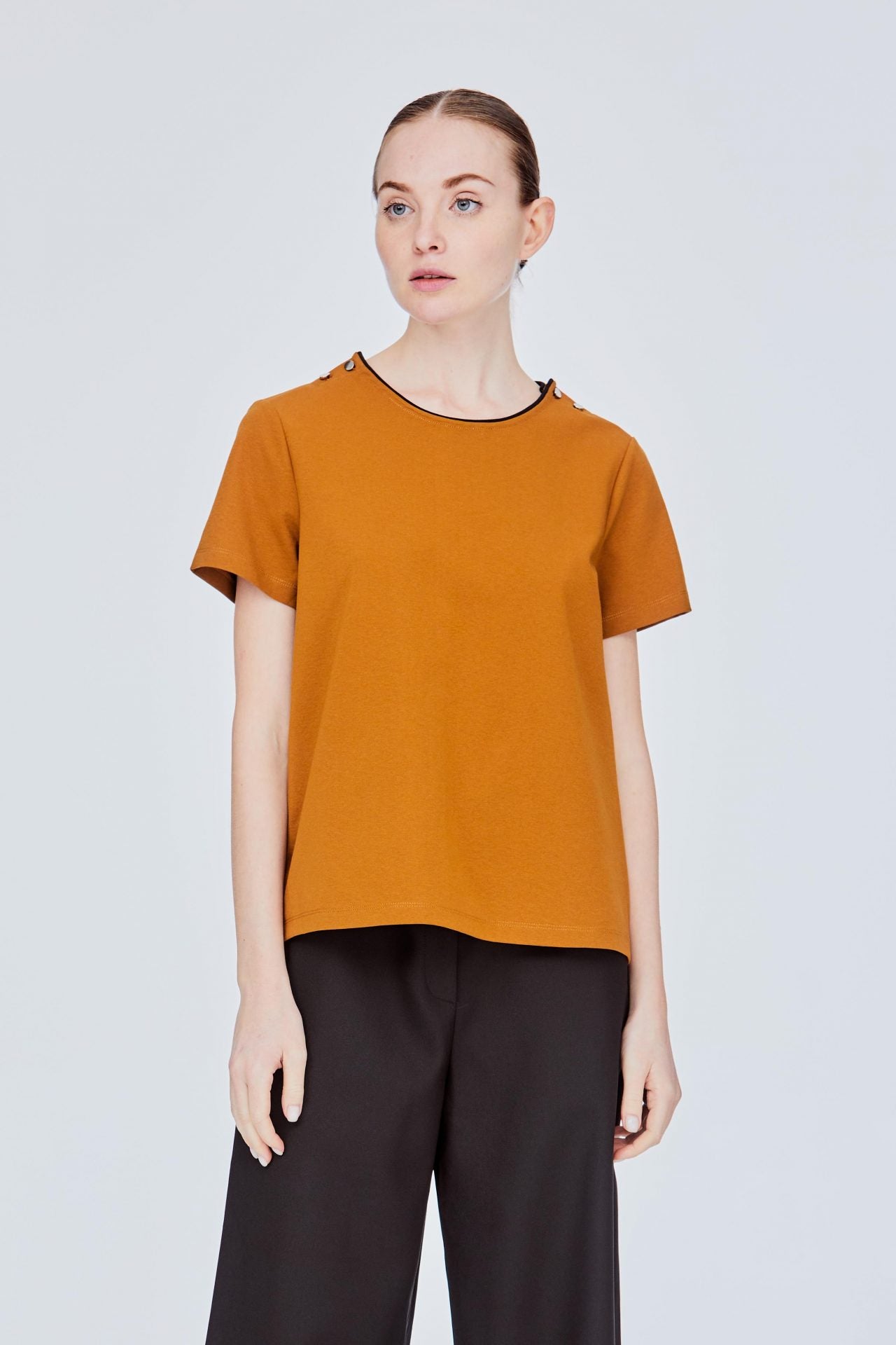 Buttoned Shoulder Button Shoulder Tee – iORA