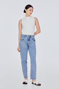 Straight Mom-cut Denim Jeans