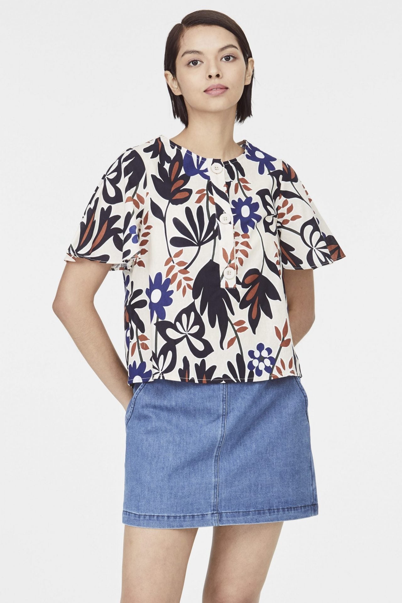 Floral Linen Buttoned Blouse